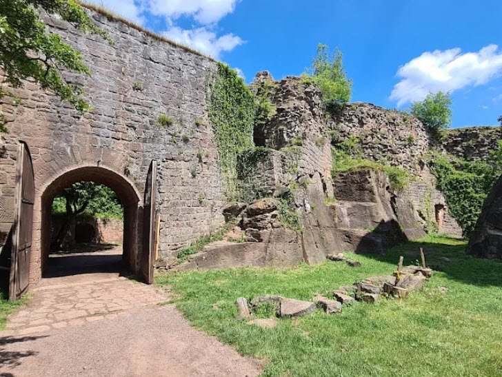 Madenburg Castle, Eschbach, Südliche Weinstraße, Germany, Germany